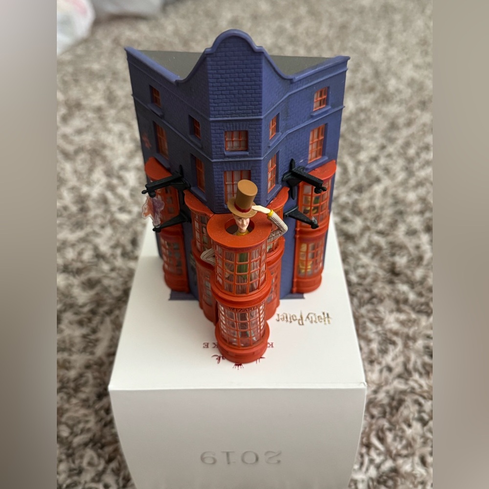 Harry Potter Diagon Alley Figurine